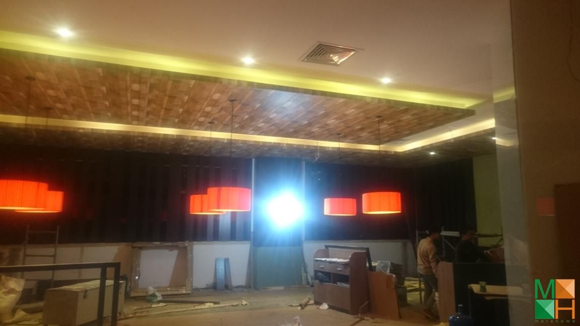 thi-cong-giay-dan-tuong-tai-toa-nha-IPH (18)